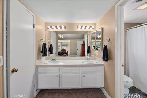 Bath - 34680 Jennifer Dr, Wildomar, CA 92595 photo 3 of 4
