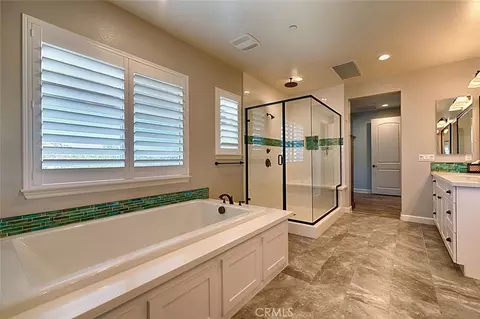Bath - 45659 Bassett, Temecula, CA 92592 photo 6 of 7