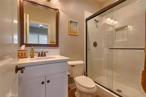 Bath - 45659 Bassett, Temecula, CA 92592 photo 2 of 7