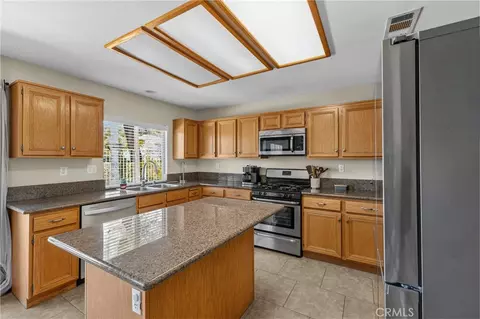 Kitchen - 32166 Via Arias, Temecula, CA 92592 photo 1 of 4