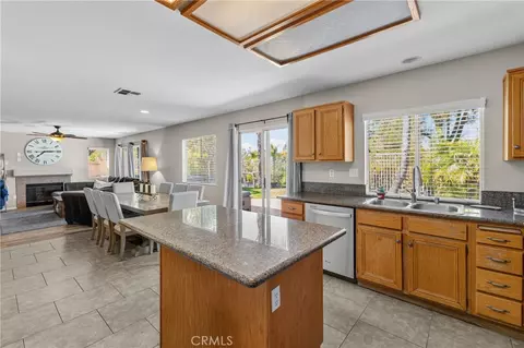 Kitchen - 32166 Via Arias, Temecula, CA 92592 photo 3 of 4