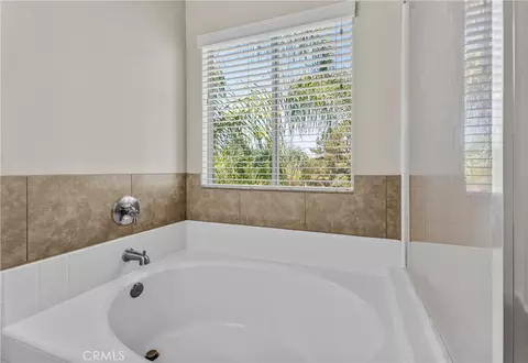 Bath - 32166 Via Arias, Temecula, CA 92592 photo 3 of 4