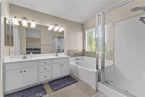 Bath - 32166 Via Arias, Temecula, CA 92592 photo 2 of 4