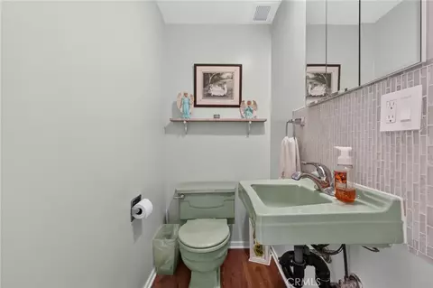 Bath - 33975 Wright, Menifee, CA 92584 photo 3 of 4