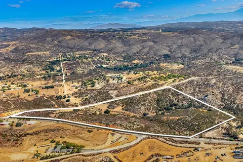 40200 E Benton Rd, Hemet, CA 92544 photo 2