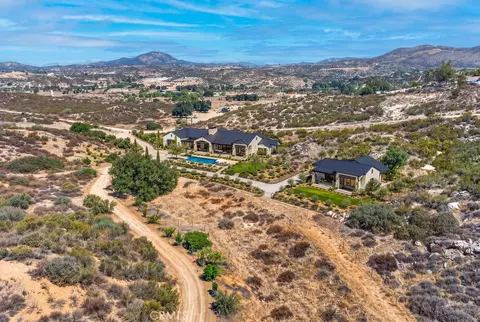 40200 E Benton Rd, Hemet, CA 92544 photo 24