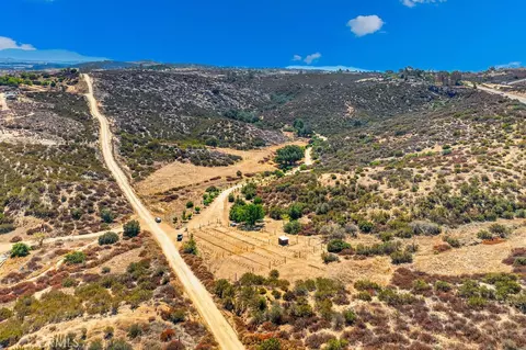 40200 E Benton Rd, Hemet, CA 92544 photo 4
