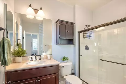 Bath - 45904 Corte Mislanca, Temecula, CA 92592 photo 2 of 6