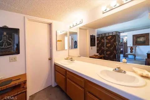 Bath - 20692 Cashew St, Wildomar, CA 92595 photo 3 of 4