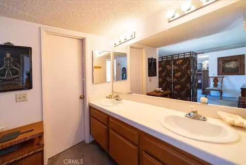 Bath - 20692 Cashew St, Wildomar, CA 92595 photo 3 of 4