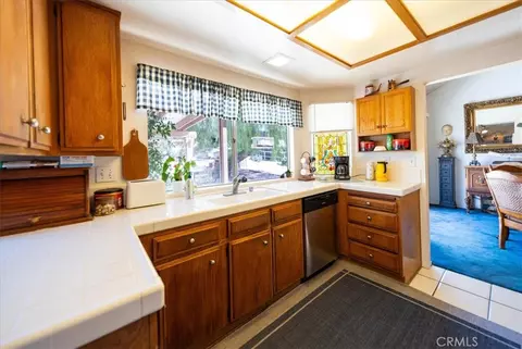 Kitchen - 20692 Cashew St, Wildomar, CA 92595 photo 2 of 3