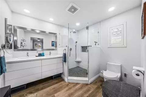 Bath - 545 D St, Ramona, CA 92065 photo 4 of 6