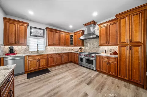 Kitchen - 545 D St, Ramona, CA 92065 photo 6 of 9