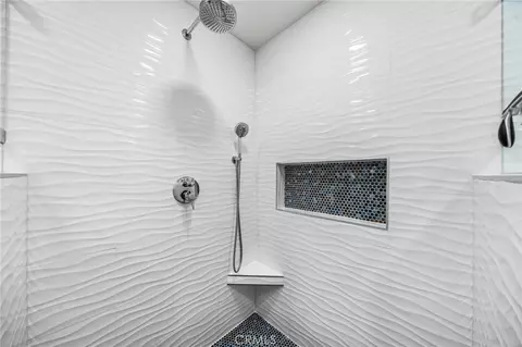 Bath - 545 D St, Ramona, CA 92065 photo 5 of 6