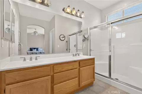Bath - 41769 Vardon Dr, Temecula, CA 92591 photo 2 of 3