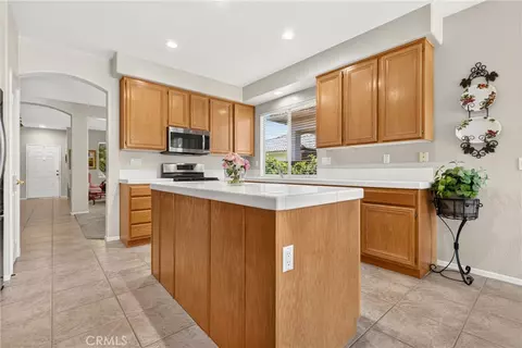 Kitchen - 41769 Vardon Dr, Temecula, CA 92591 photo 4 of 4