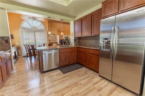 Kitchen - 27563 Sanderling Way, Temecula, CA 92591 photo 2 of 5