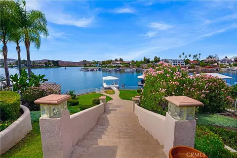 22330 Village Way, Canyon Lake, CA 92587