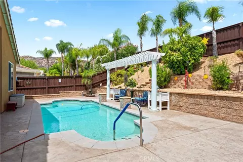 Exterior - 8280 Singh Ct, Hemet, CA 92545 photo 5 of 14