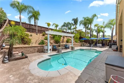 Exterior - 8280 Singh Ct, Hemet, CA 92545 photo 6 of 14
