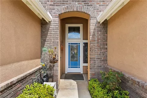 Entry Way - 8280 Singh Ct, Hemet, CA 92545 photo 1 of 8