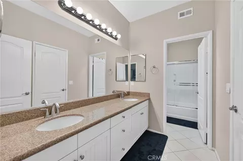 Bath - 8280 Singh Ct, Hemet, CA 92545 photo 1 of 4