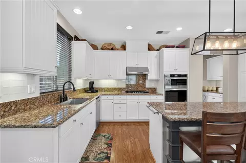 Kitchen - 8280 Singh Ct, Hemet, CA 92545 photo 5 of 6