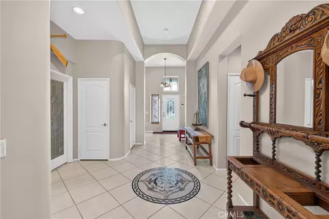 Entry Way - 8280 Singh Ct, Hemet, CA 92545 photo 7 of 8