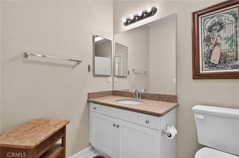 Bath - 8280 Singh Ct, Hemet, CA 92545 photo 2 of 4
