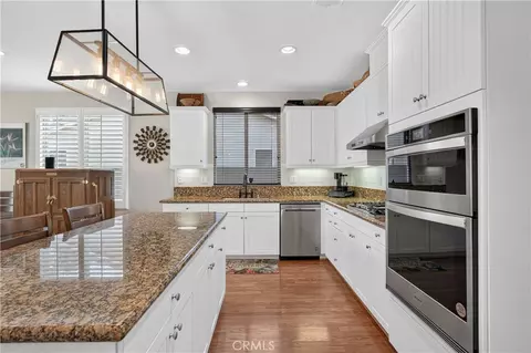 Kitchen - 8280 Singh Ct, Hemet, CA 92545 photo 3 of 6