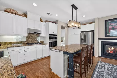 Kitchen - 8280 Singh Ct, Hemet, CA 92545 photo 4 of 6