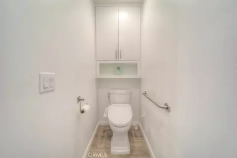 Bath - 890 W 21 St, Upland, CA 91784 photo 6 of 9