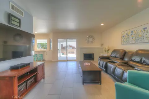 Living - 890 W 21 St, Upland, CA 91784 photo 1 of 4