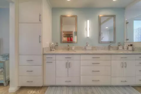 Bath - 890 W 21 St, Upland, CA 91784 photo 1 of 9