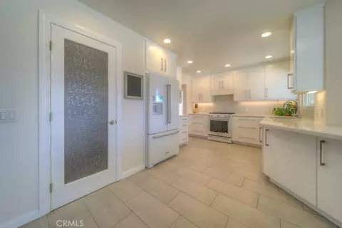 Kitchen - 890 W 21 St, Upland, CA 91784 photo 1 of 7