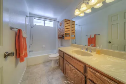 Bath - 890 W 21 St, Upland, CA 91784 photo 8 of 9