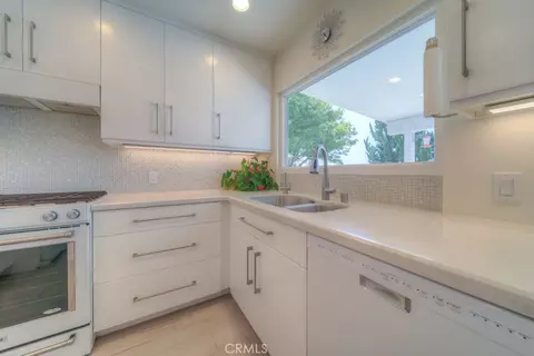Kitchen - 890 W 21 St, Upland, CA 91784 photo 5 of 7