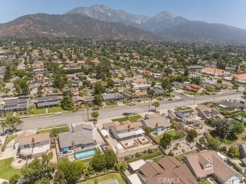 View/Area - 890 W 21 St, Upland, CA 91784 photo 2 of 2