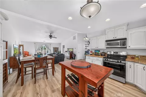 Kitchen - 15366 Cayuse Ct, Riverside, CA 92506 photo 7 of 7