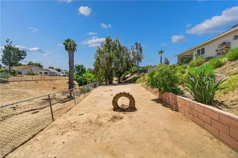 Exterior - 15366 Cayuse Ct, Riverside, CA 92506 photo 19 of 21