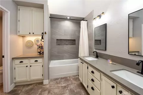 Bath - 31569 Corte Salinas, Temecula, CA 92592 photo 1 of 2