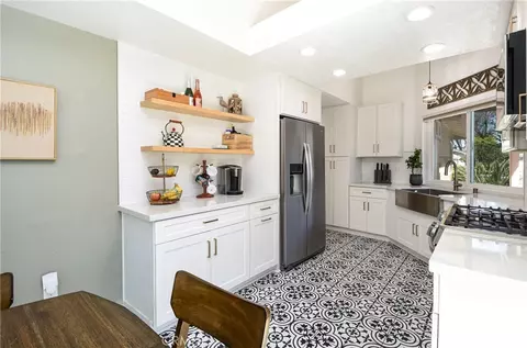 Kitchen - 31569 Corte Salinas, Temecula, CA 92592 photo 3 of 3