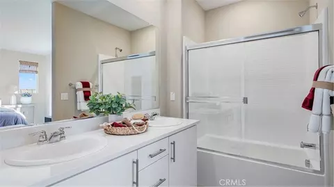 Bath - 7470 Penn Ave, Hesperia, CA 92345 photo 1 of 1
