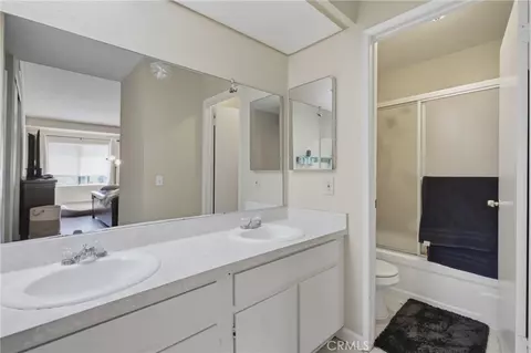 Bath - 44603 La Paz Rd, Temecula, CA 92592 photo 3 of 4
