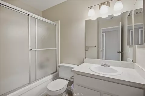 Bath - 44603 La Paz Rd, Temecula, CA 92592 photo 4 of 4