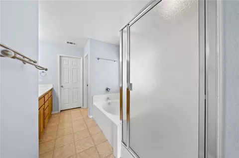 Bath - 40077 Stowe Rd, Temecula, CA 92591 photo 3 of 5