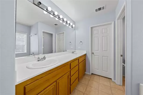 Bath - 40077 Stowe Rd, Temecula, CA 92591 photo 4 of 5
