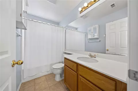 Bath - 40077 Stowe Rd, Temecula, CA 92591 photo 2 of 5