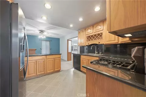 Kitchen - 31242 Comotilo Ct, Temecula, CA 92592 photo 2 of 3