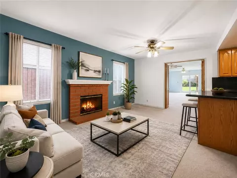 Living - 31242 Comotilo Ct, Temecula, CA 92592 photo 2 of 6